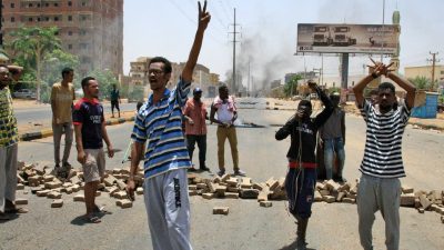 السودان.. الانتقالي يتهم “التغيير” بالإقصاء والأخيرة ترفض الانتخابات