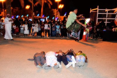 الألعاب الحركية والعروض البهلوانية تجذب زوار مهرجان عيد رياض الخبراء