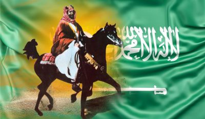 الرحالة السعودي “خالد الغامدي “يرفع صورة عبية فرس الملك عبدالعزيز فوق أعلى قمة بالعالم