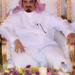 مدير عام جمرك جسر الملك فهد يكرم الموظفين المميزين
