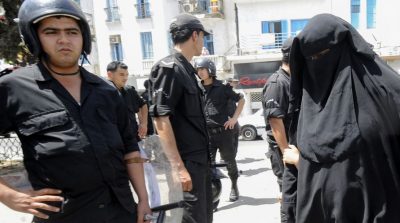تونس تقرر حظر ارتداء النقاب في المؤسسات والإدارات العامة