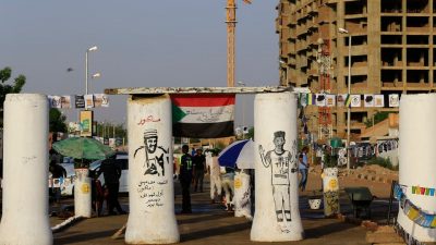 النائب العام السوداني يتسلم تقرير لجنة فض اعتصام الخرطوم
