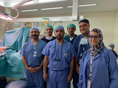 فريق طبي يستأصل كبد متبرع متوفي دماغياً “طفل في الإمارات” ويزرعها لمواطن خمسيني في تخصصي الدمام