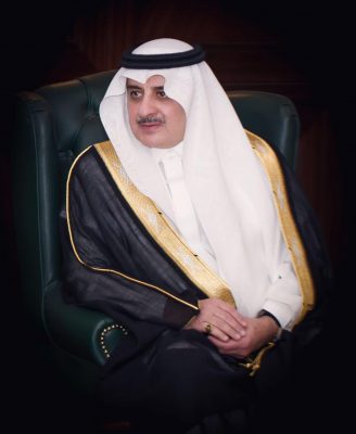 أمير تبوك يستقبل المعزين في وفاة الأمير بندر بن عبدالعزيز رحمه الله