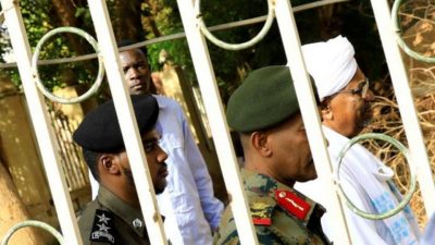 استئناف محاكمة الرئيس السوداني المخلوع عمر البشير