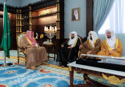 أمير منطقة الباحة يستقبل رئيس المحكمة الجزائية ويشيد بنزاهة القضاء السعودي
