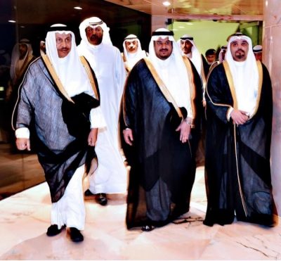 الشيخ جابر المبارك يقدم واجب العزاء بوفاة الأمير بندر بن عبدالعزيز  