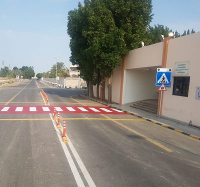 بلدية الخبر تنفذ أكثر من 40 معبر مشاة وأكثر من 160 لوحة إرشادية لتعزيز السلامة المرورية أمام المدارس