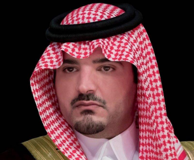 وزير الداخلية يواسي محافظ محافظة الوجه في وفاة والده