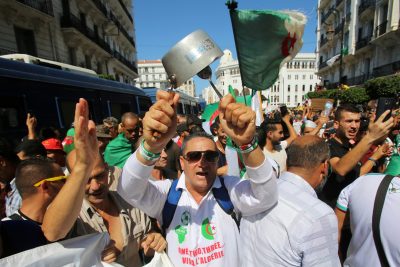 مشروع جزائري لإقصاء موظفي الدولة عن مراقبة الانتخابات الرئاسية