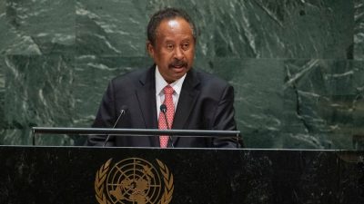 حمدوك يدعو واشنطن لرفع السودان من قائمة الإرهاب