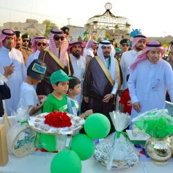 سمو أمير منطقة الرياض يستقبل نجلاء العتيبي وشريفة المطيري لحصولهن على جائزة الملك سلمان للدراسات العليا