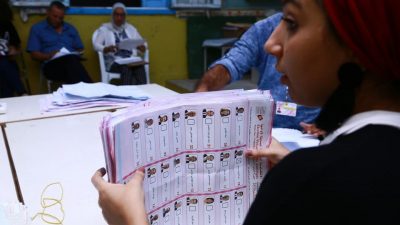 انتخابات تونس.. قيس سعيّد في الطليعة للدورة الثانية