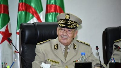 قايد صالح: إما أن تكون مع الجزائر أو مع أعدائها
