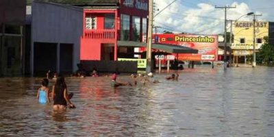 إجلاء حوالي “800” أسرة إلى مناطق مرتفعة في كمبوديا بسبب الفيضانات