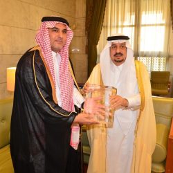 سمو أمير منطقة الرياض يستقبل مدير البريد السعودي بالمنطقة