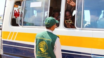 “مركز الملك سلمان” يواصل الإعادة الطوعية للاجئين الصوماليين في عدن إلى بلادهم
