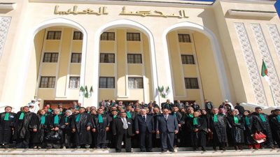 في ضربة استباقية قبل الانتخابات الرئاسية .. القضاء الجزائري يدخل في إضراب مفتوح