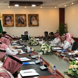 نائب أمير منطقة الرياض يتسلم التقرير السنوي لشرطة المنطقة