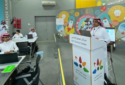أكثر من 50 مشاركًا ومشاركة في أول أيام فعالية تقنية معلومات جامعة الملك خالد STEM JAM