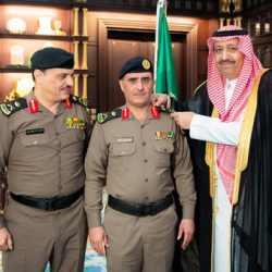 الأمير الدكتور حسام بن سعود يتسلم التقرير السنوي لأعمال فرع وزارة البيئة والمياة والزراعة بالمنطقة