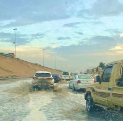 الرياض تشهد أمطاراً منذُ الصباح الباكر 