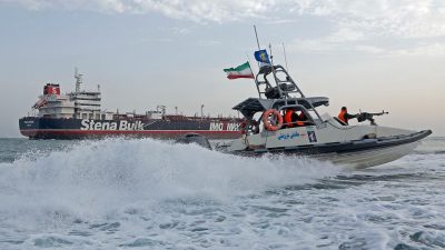 البحرية الأميركية: إيران قد تقوم باستفزازات في المنطقة