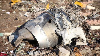 نيوزويك عن 3 مسؤولين: صاروخ إيراني أسقط طائرة أوكرانيا