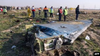 إيران تهدد عائلات ضحايا الطائرة الأوكرانية لمنعهم من التحدث لوسائل الإعلام