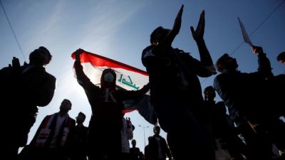 متظاهرو العراق يطالبون بحماية أممية