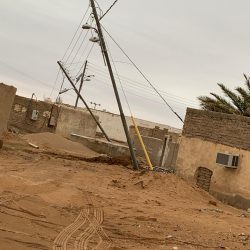 مركز الملك سلمان يوزيع مساعدات غذائية للأسر الفقيرة بجزيرتي عبد الكوري وسمحة في اليمن