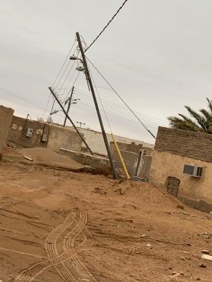 بالصور.. انهيار عدداً من أعمدة الكهرباء بقرية المبرز نتيجة شدة الرياح ..صباح اليوم