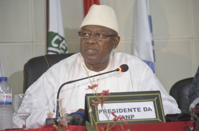 رئيس غينيا بيساو المؤقت يتعرض “للتهديد بالقتل” ويستقيل من منصبه