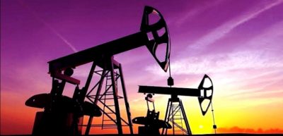 النفط يرتفع بفعل تراجع المخزونات الأمريكية