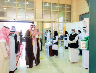 الأمير “حسام بن سعود” يهنىء وكلاء إمارة منطقة الباحة ورؤساء الأقسام