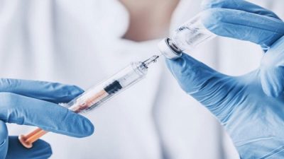 روسيا تبدأ حملة تطعيم جماعي ضد فيروس كورونا في هذا الموعد