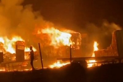 حريق كبير في سوق الأعلاف بحفر الباطن يلتهم أكثر من “20” شاحنة محملة بالأعلاف