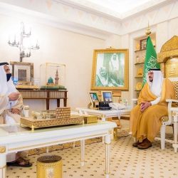 سمو الأمير فيصل بن مشعل يتسلم التقرير السنوي لأنشطة الغرفة التجارية بـعنيزة