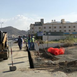بلدية صامطة تكثف أعمالها لنزح مياه الأمطار