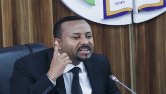 رئيس وزراء إثيوبيا يقيل وزير الدفاع