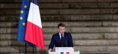 دلالات تراجع الرئيس الفرنسي عن موقفه من الرسوم المسيئة للرسول