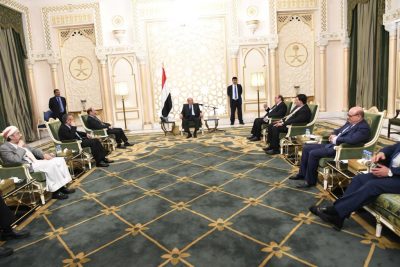 الرئيس اليمني  يعرب عن ثقته بجهود المملكة في إنجاح اتفاق الرياض وودعم الحكومة في مهامها الجديدة