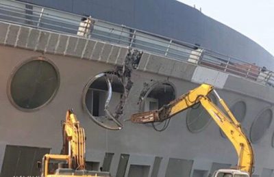 “أمانة جدة” تزيل مبنى السفينة بسبب عدة مخالفات