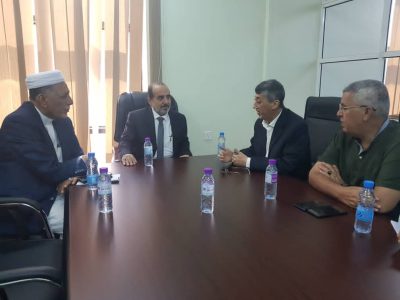 وزير العدل اليمني يلتقي برئيس الغرفة التجارة والصناعة بعدن