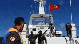 تونس تحتجز مركبا مصريا بسبب ممارسته “الصيد غير القانوني”‎
