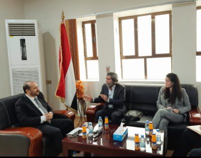 وزير الاتصالات اليمني يلتقي برئيس قسم الشؤون السياسية بمكتب المبعوث الأممي باليمن
