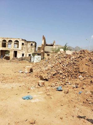 الإرياني يدين تدمير مليشيا الحوثي قصر السخنة التاريخي بالحديدة