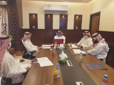 إدارة خدمات الطلاب بتعليم مكة تعقد اجتماعا للجنة دراسة إعانات الطلاب والطالبات في القرى النائية