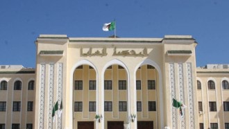 محكمة جزائرية تأمر باحتجاز الرئيس السابق للديوان المهني للحبوب‎