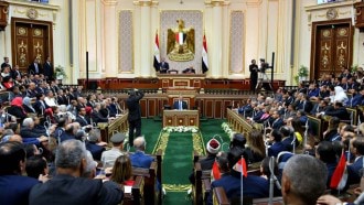 تصل للسجن 20 عاما.. البرلمان المصري يوافق على تغليظ عقوبة ختان الإناث